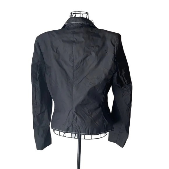 Vivienne Tam | Cropped Black Blazer - Picture 2 of 3
